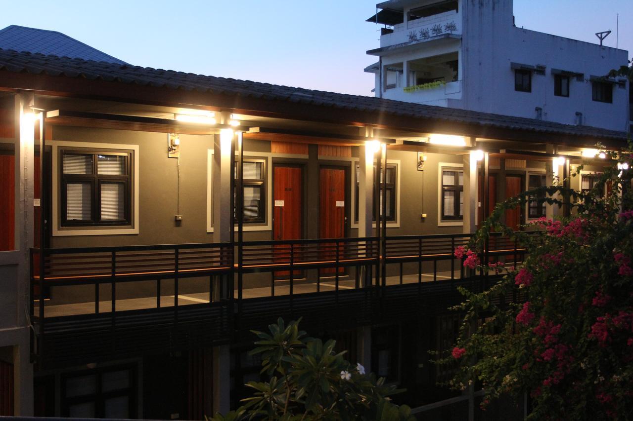 Chiangmai Moli Inn (Adults Only) Chiang Mai Dış mekan fotoğraf
