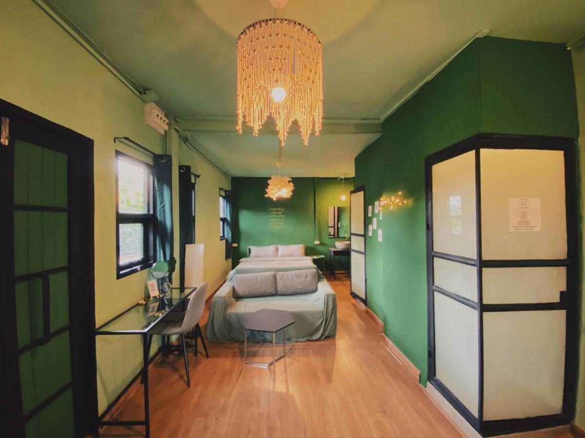 Chiangmai Moli Inn (Adults Only) Chiang Mai Dış mekan fotoğraf